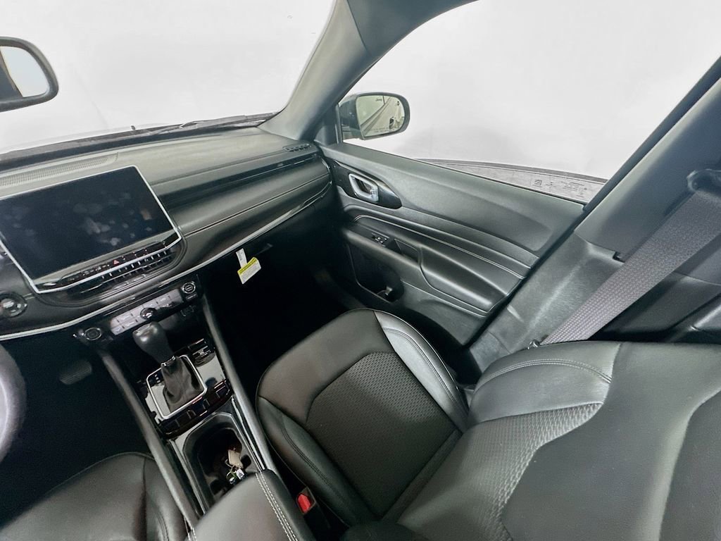 Used 2022 Jeep Compass Altitude image 11