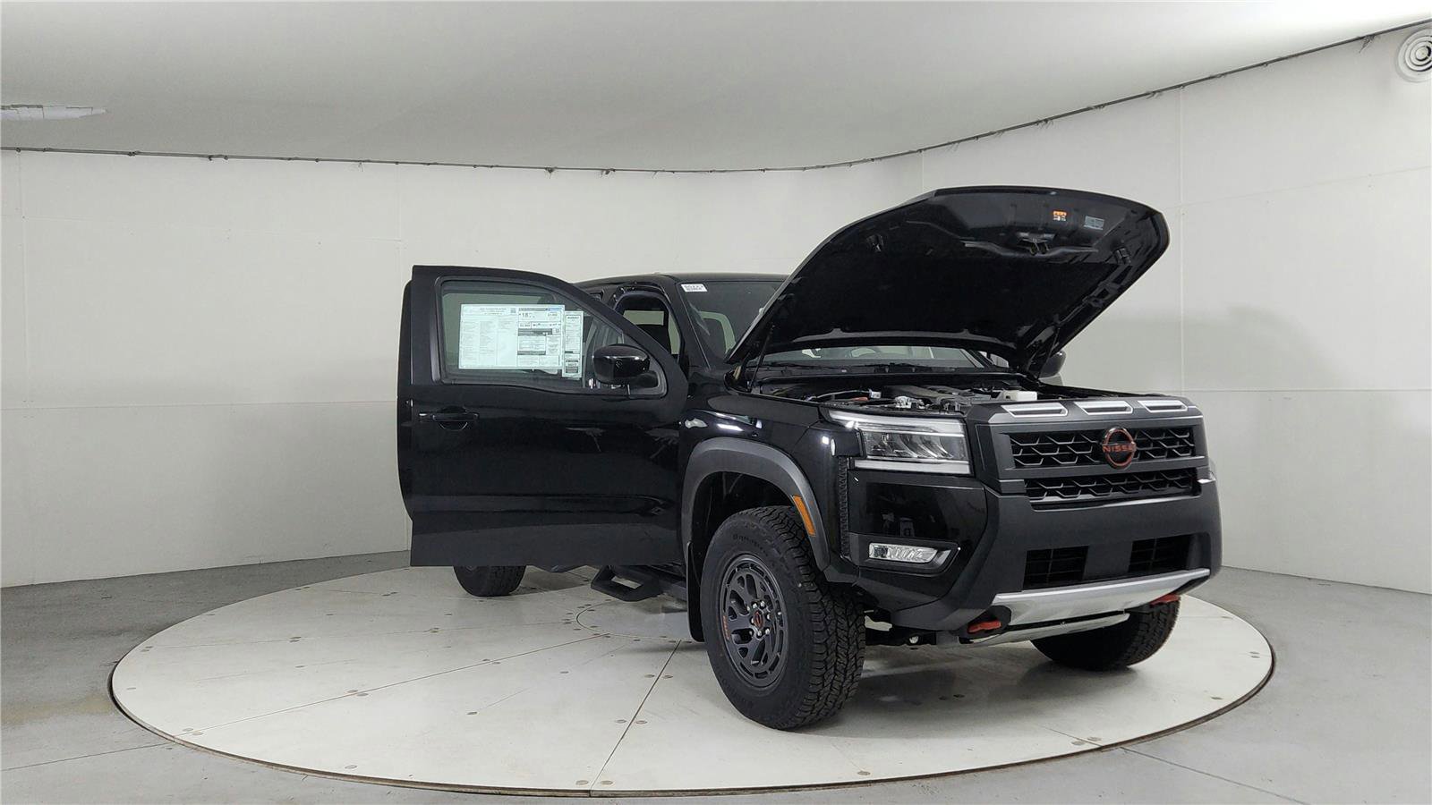 New 2025 Nissan Frontier PRO-4X image 9