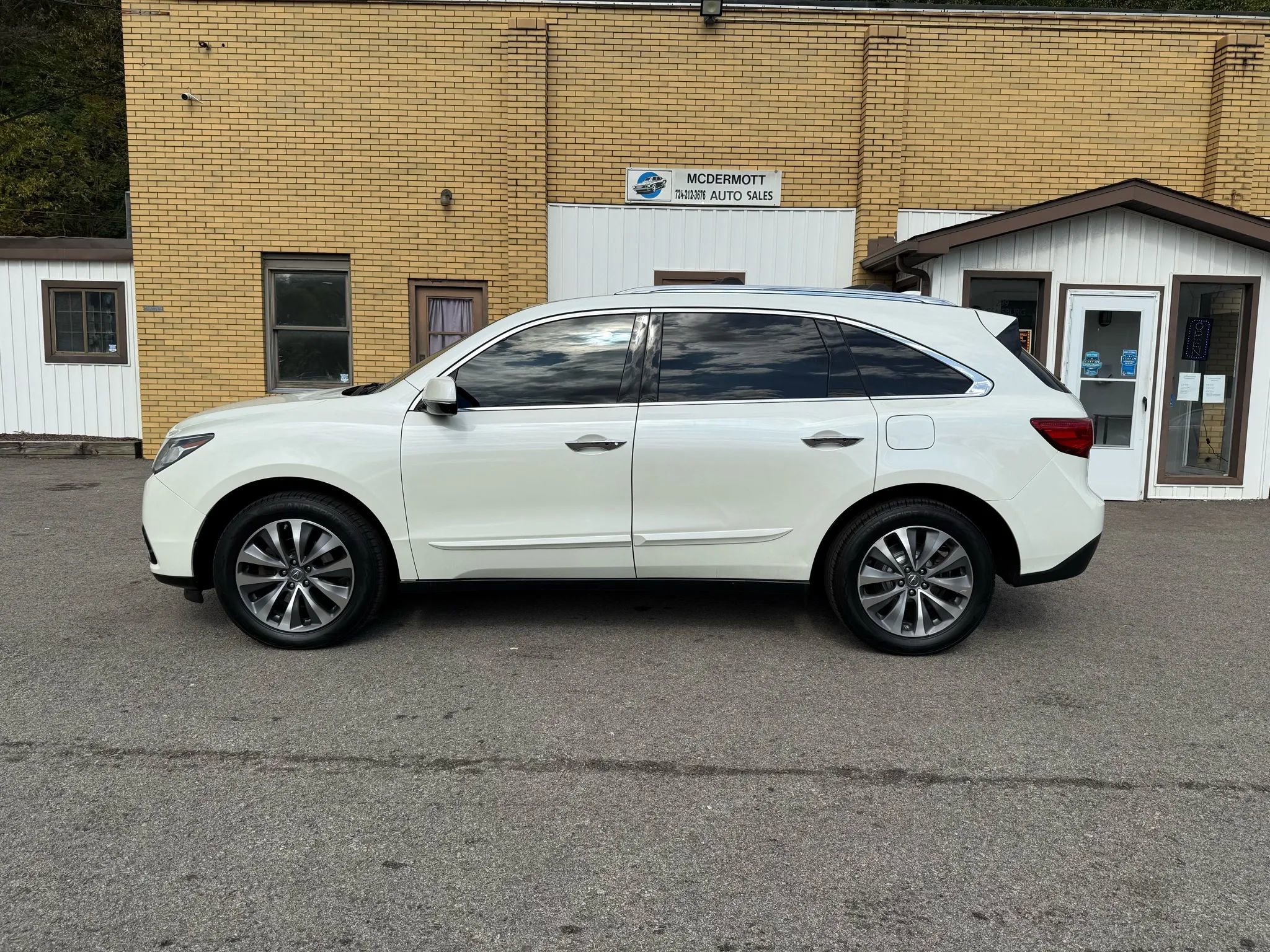 Used 2015 Acura MDX SH-AWD w/ Technology Package image 2