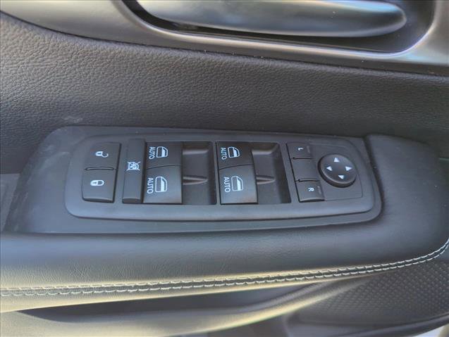 New 2026 Chrysler Pacifica Select image 17