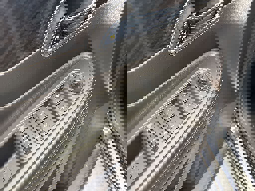 Used 2016 Buick Encore Leather w/ Experience Buick Package image 17