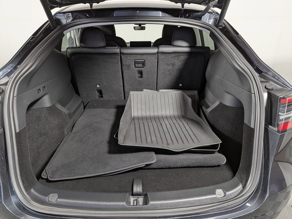 Used 2025 Tesla Model Y Long Range image 43