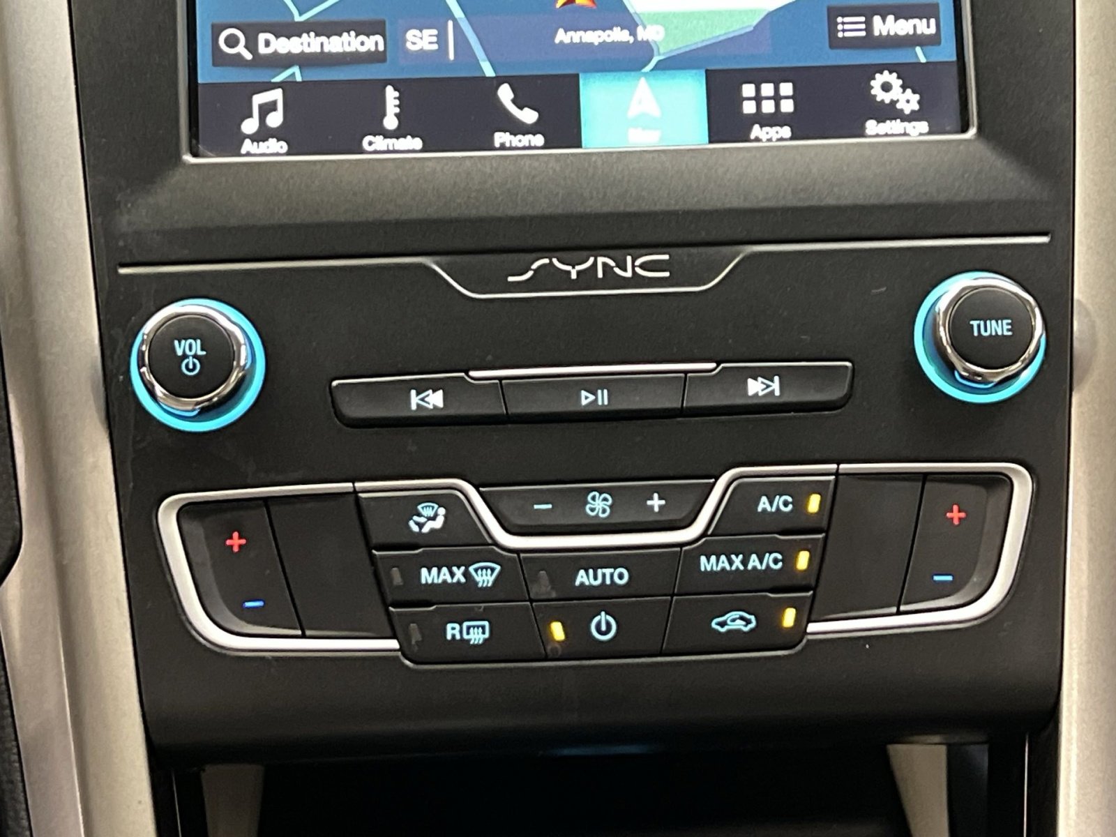 Used 2019 Ford Fusion SE image 19
