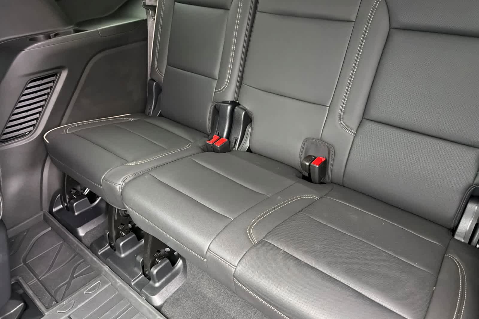 Used 2026 Chevrolet Tahoe Premier w/ Sun And Tow Package AWD/4WD image 13