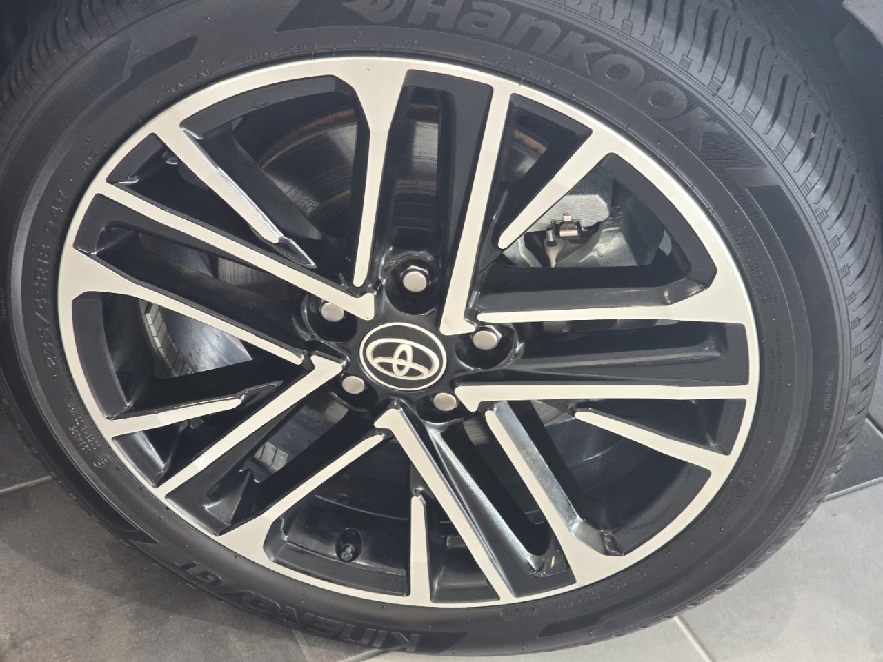 Certified 2025 Toyota Camry XLE FWD image 9