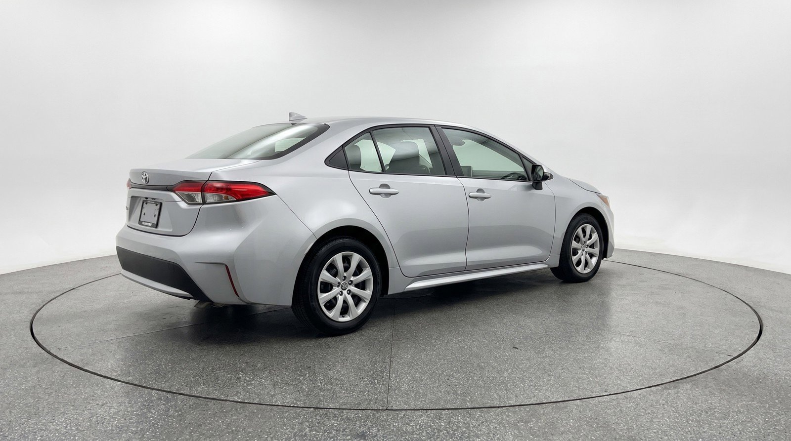 Used 2025 Toyota Corolla LE FWD image 9