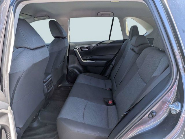 Used 2025 Toyota RAV4 XLE FWD image 13