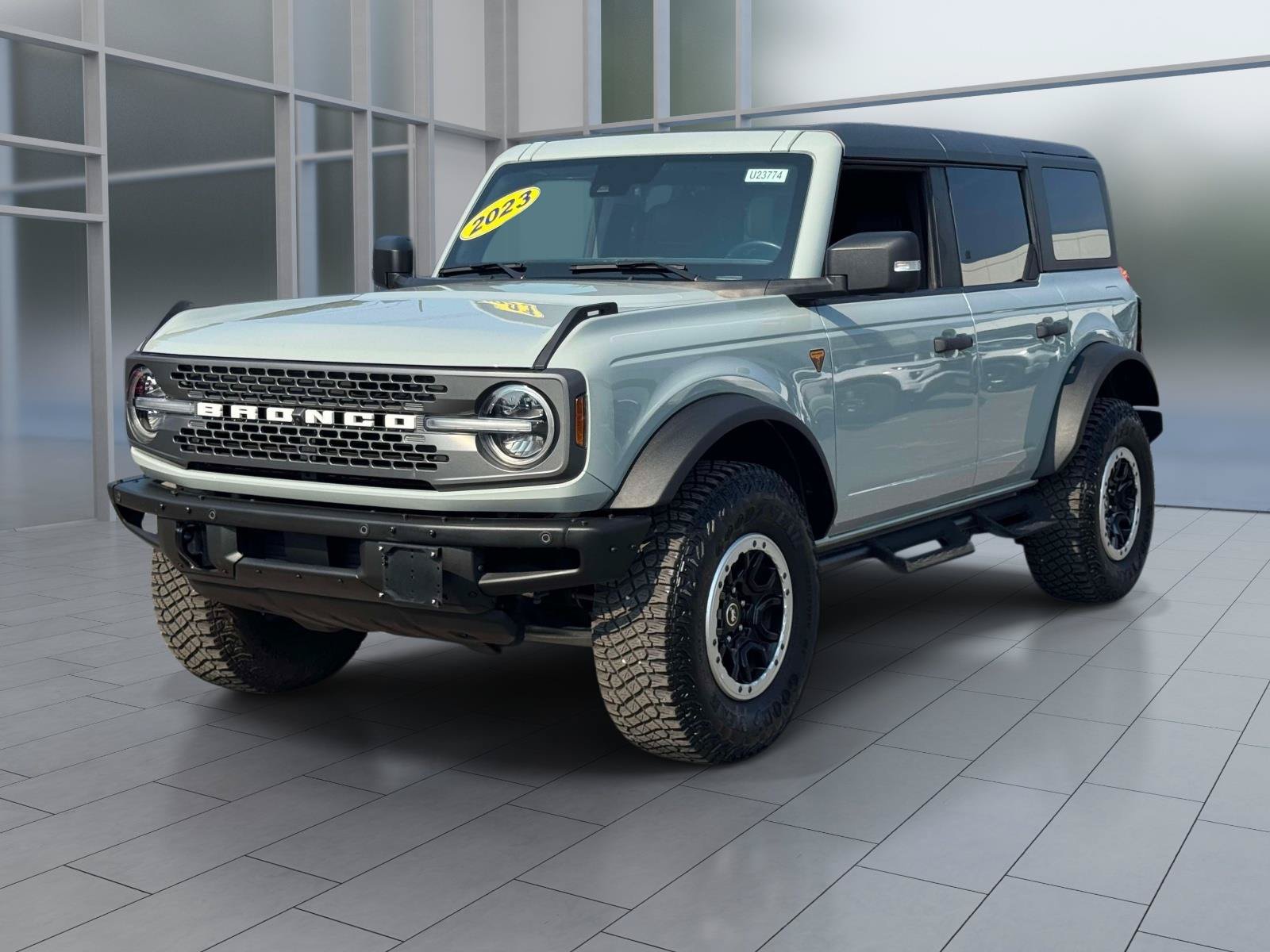 Certified 2023 Ford Bronco Badlands AWD/4WD image 1