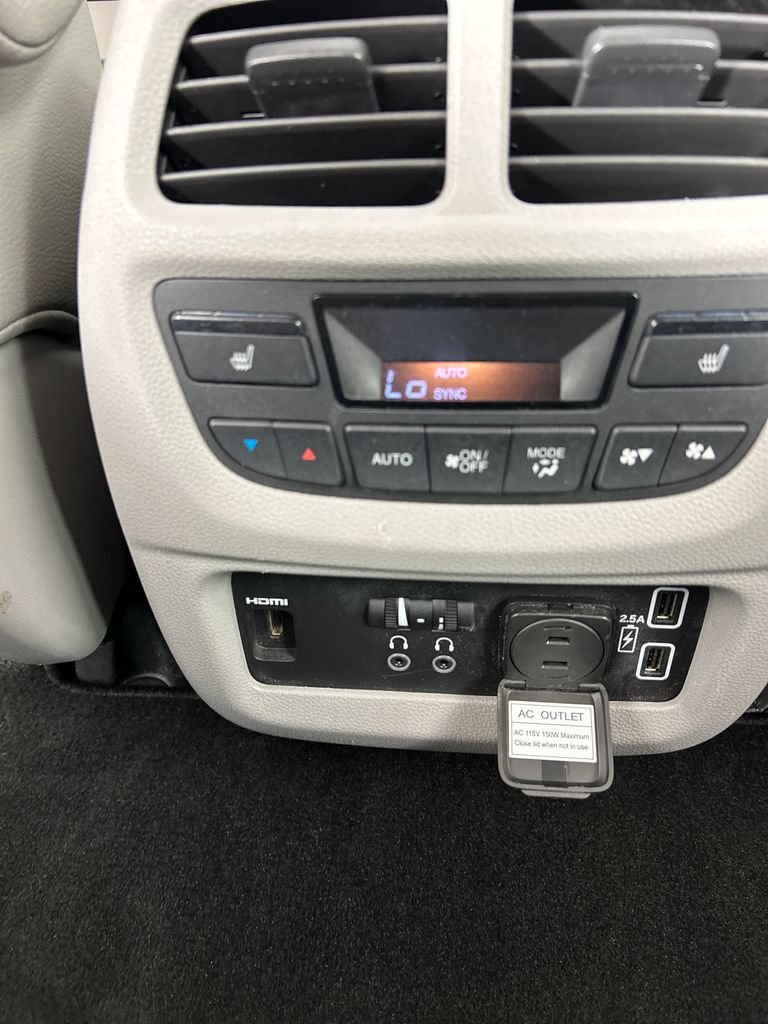 Used 2020 Honda Pilot Touring image 21