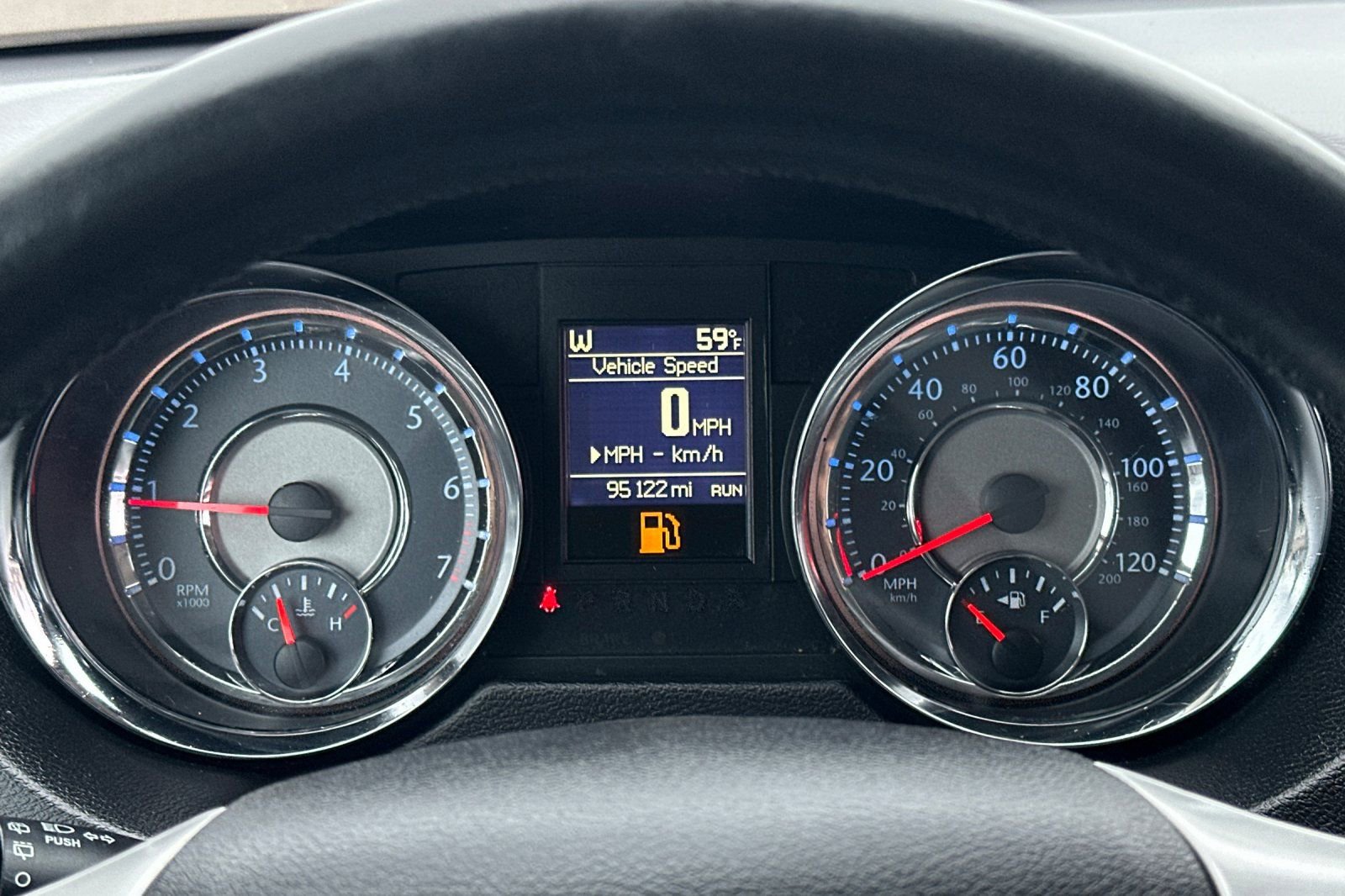 Used 2016 Chrysler Town & Country Touring image 24