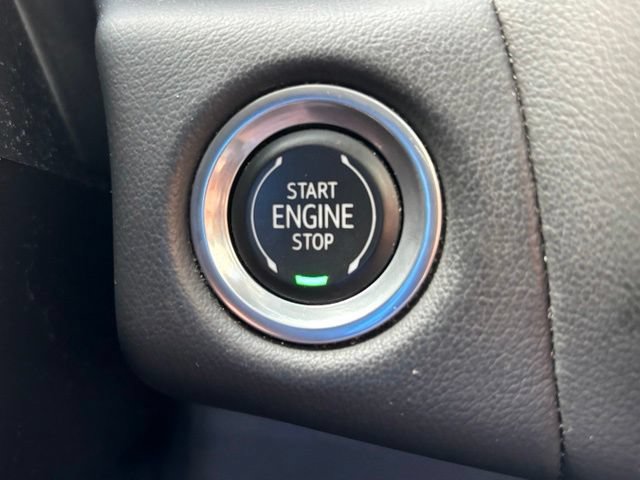 Used 2021 GMC Yukon XL SLT w/ SLT Luxury Plus Package AWD/4WD image 17