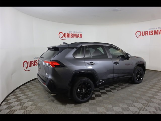 Used 2024 Toyota RAV4 SE image 8