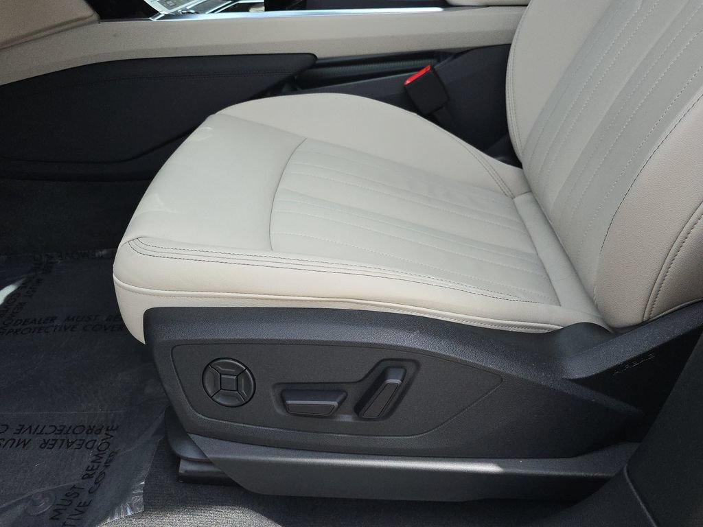 Certified 2024 Audi Q8 e-tron Premium Plus AWD/4WD image 17