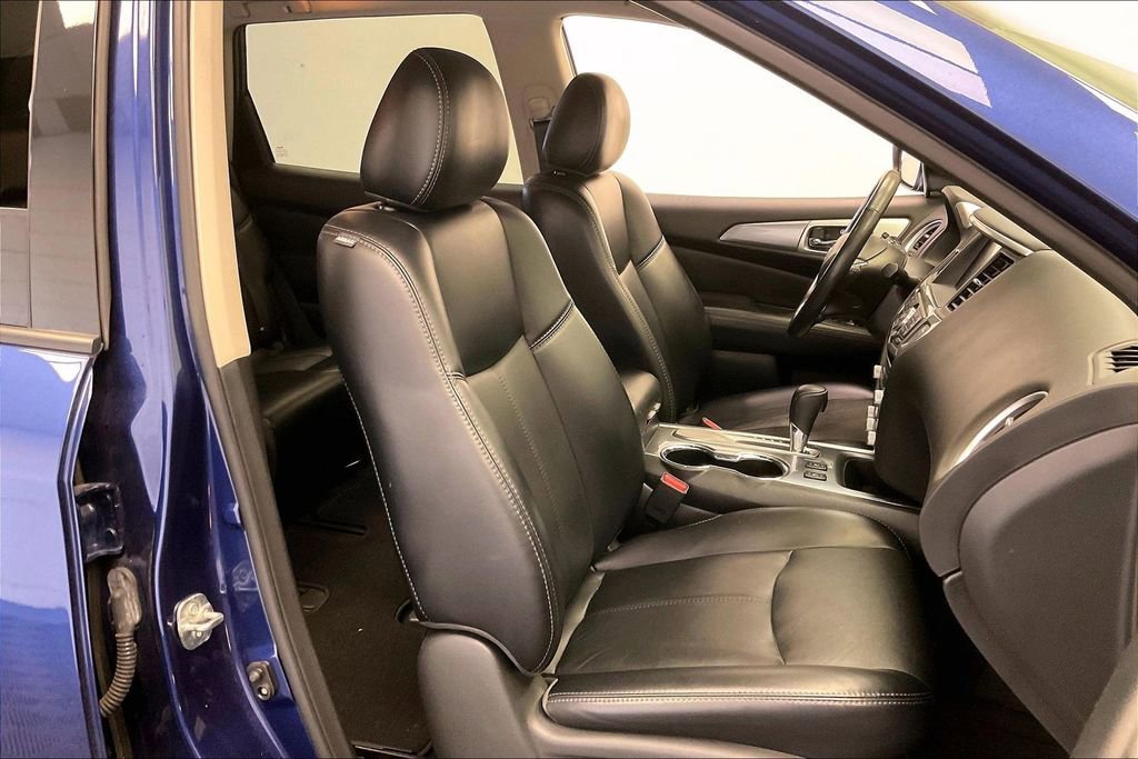 Used 2019 Nissan Pathfinder SL FWD image 6