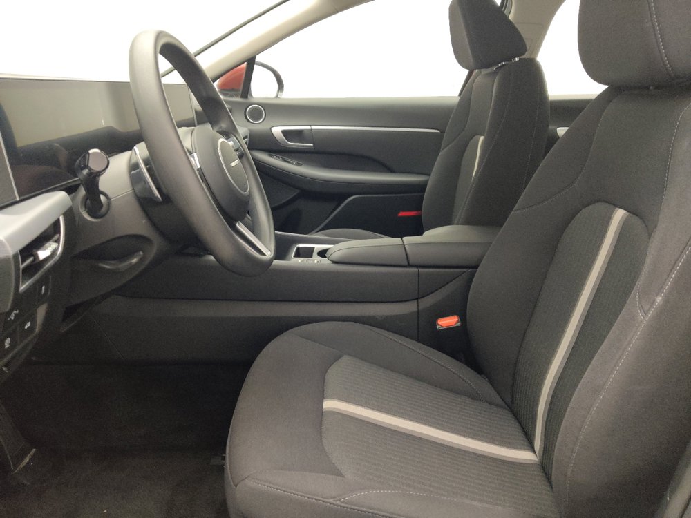 Used 2025 Hyundai Sonata SEL FWD image 17