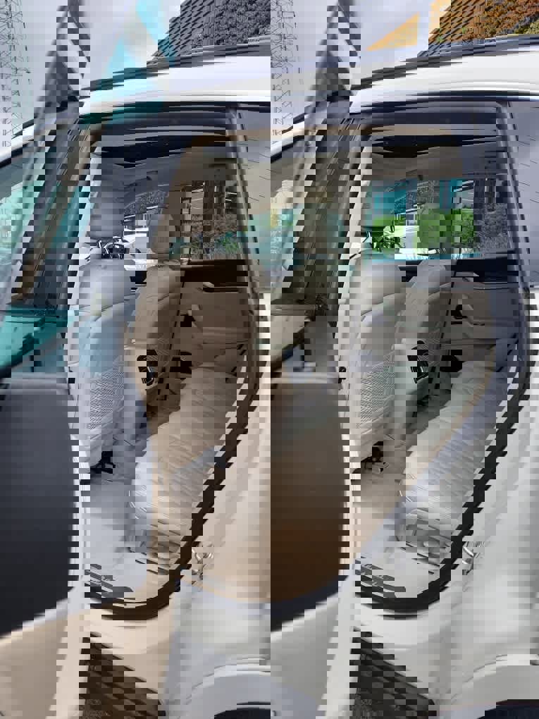 Used 2017 Maserati Levante S image 6