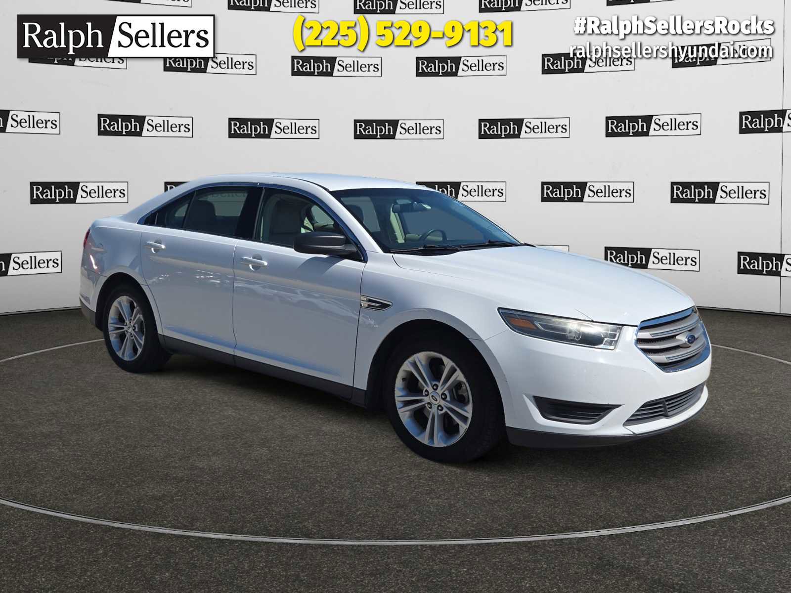 Used 2015 Ford Taurus SE