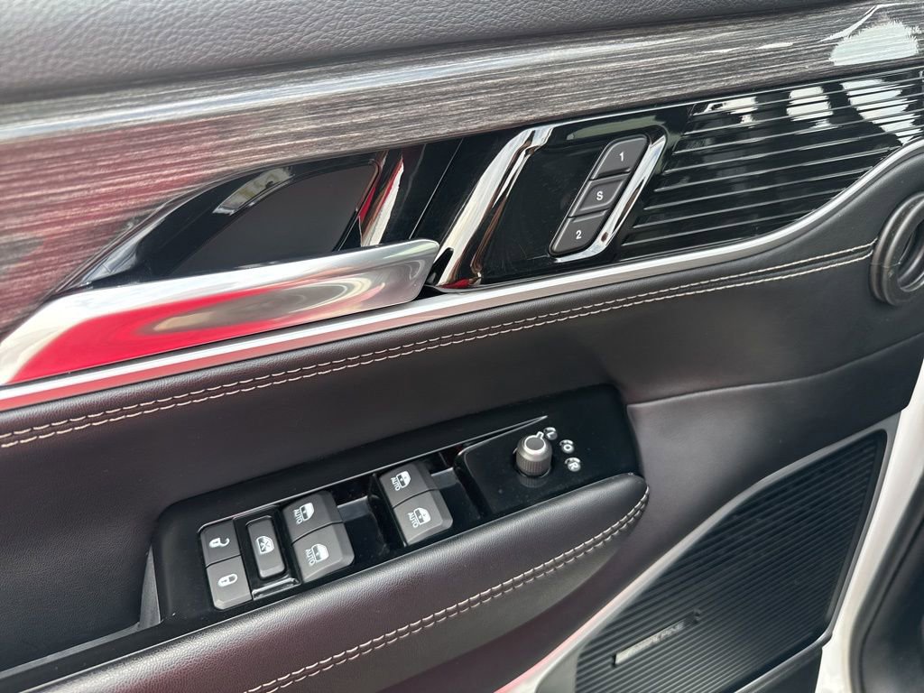 Used 2022 Jeep Wagoneer Series III w/ Convenience Group I image 11