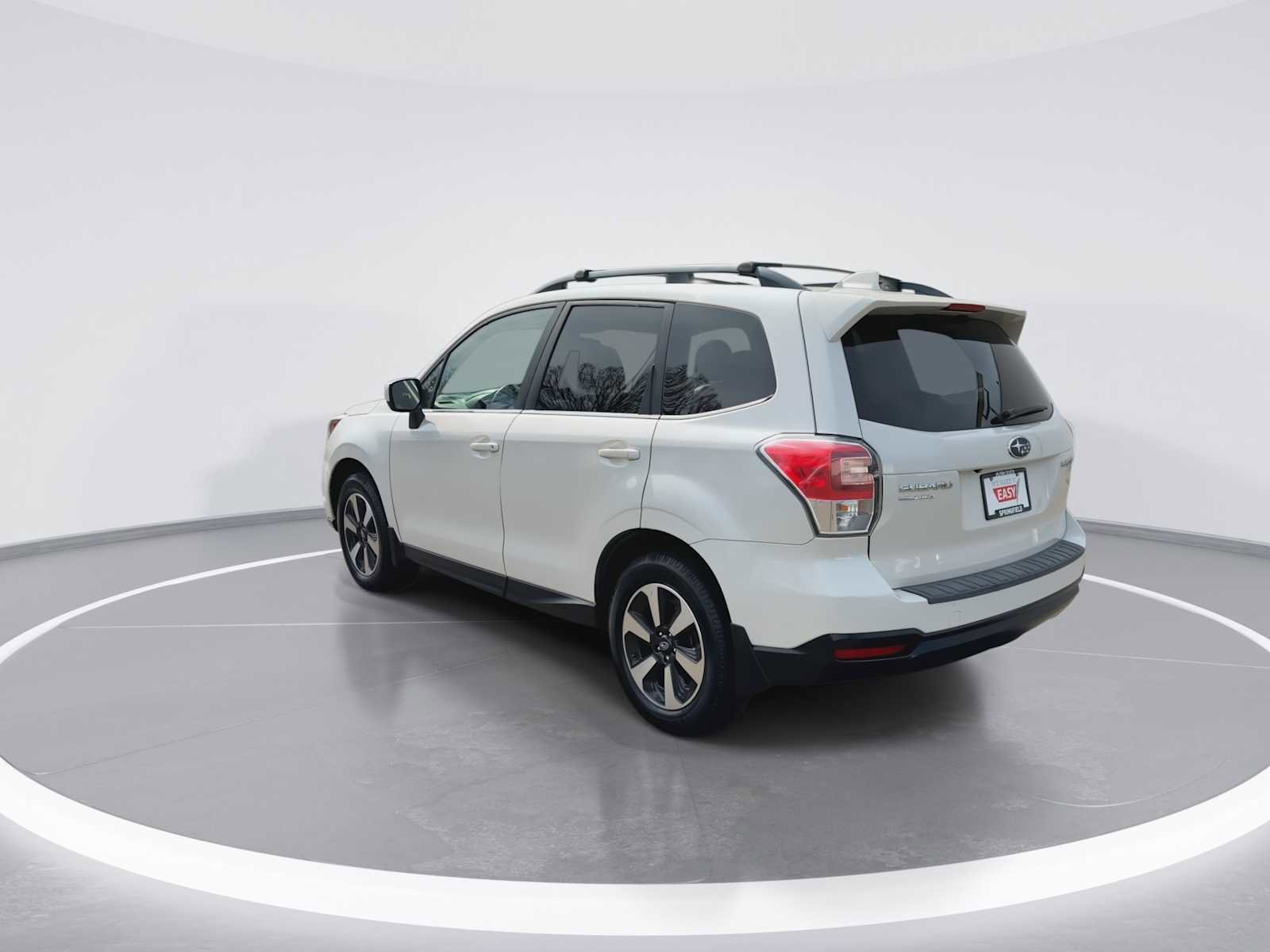 Used 2017 Subaru Forester 2.5i Limited AWD/4WD image 6