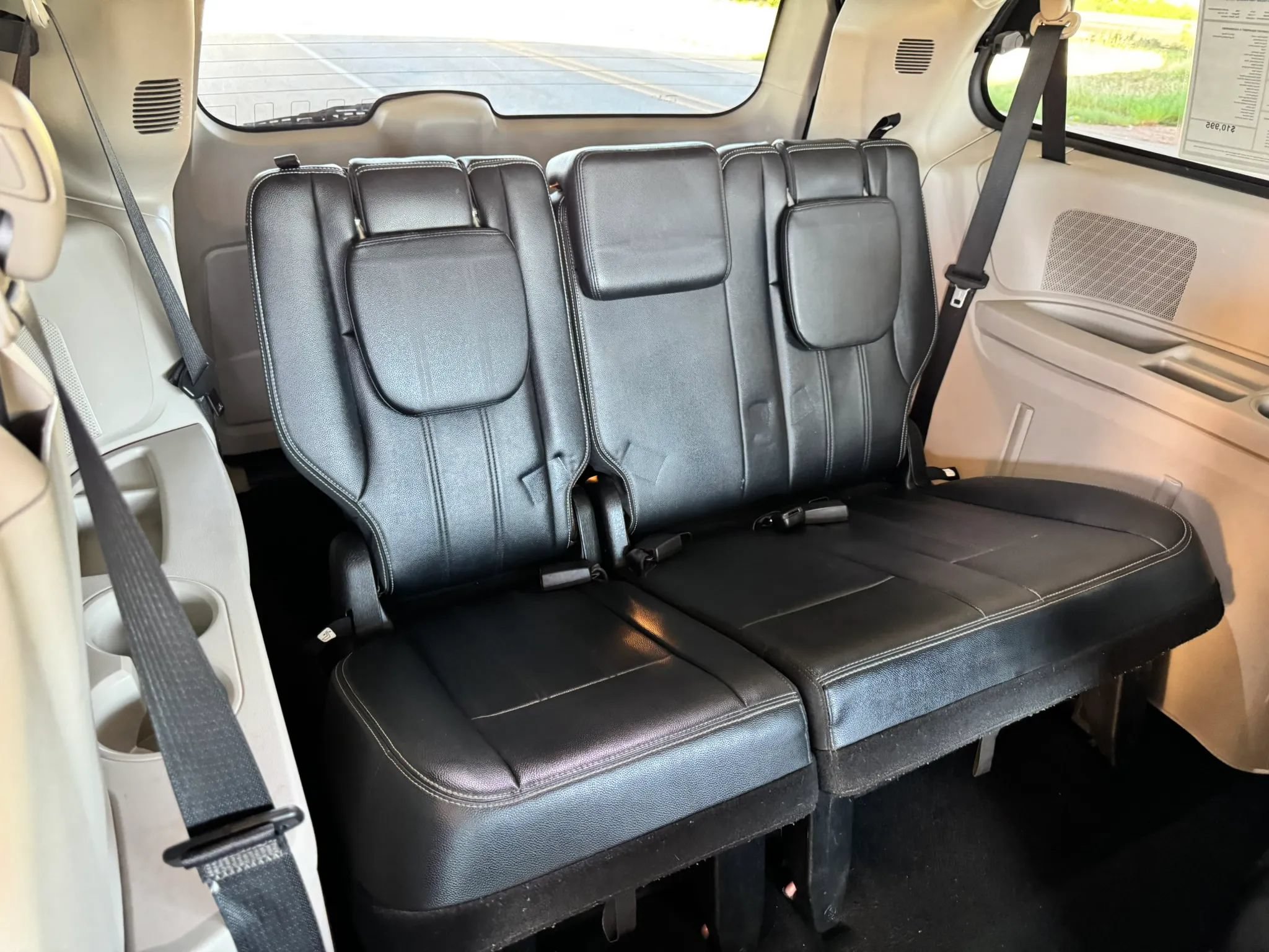 Used 2014 Chrysler Town & Country Touring FWD image 26