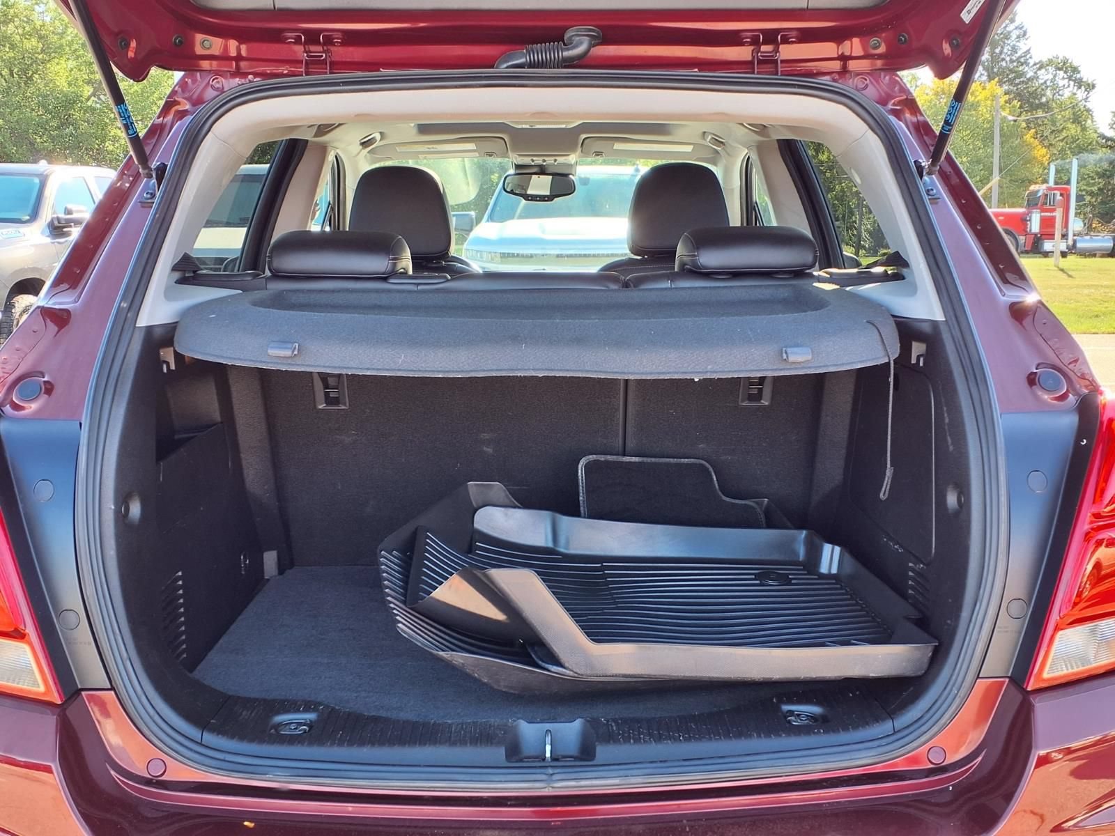 Used 2017 Chevrolet Trax Premier FWD image 11