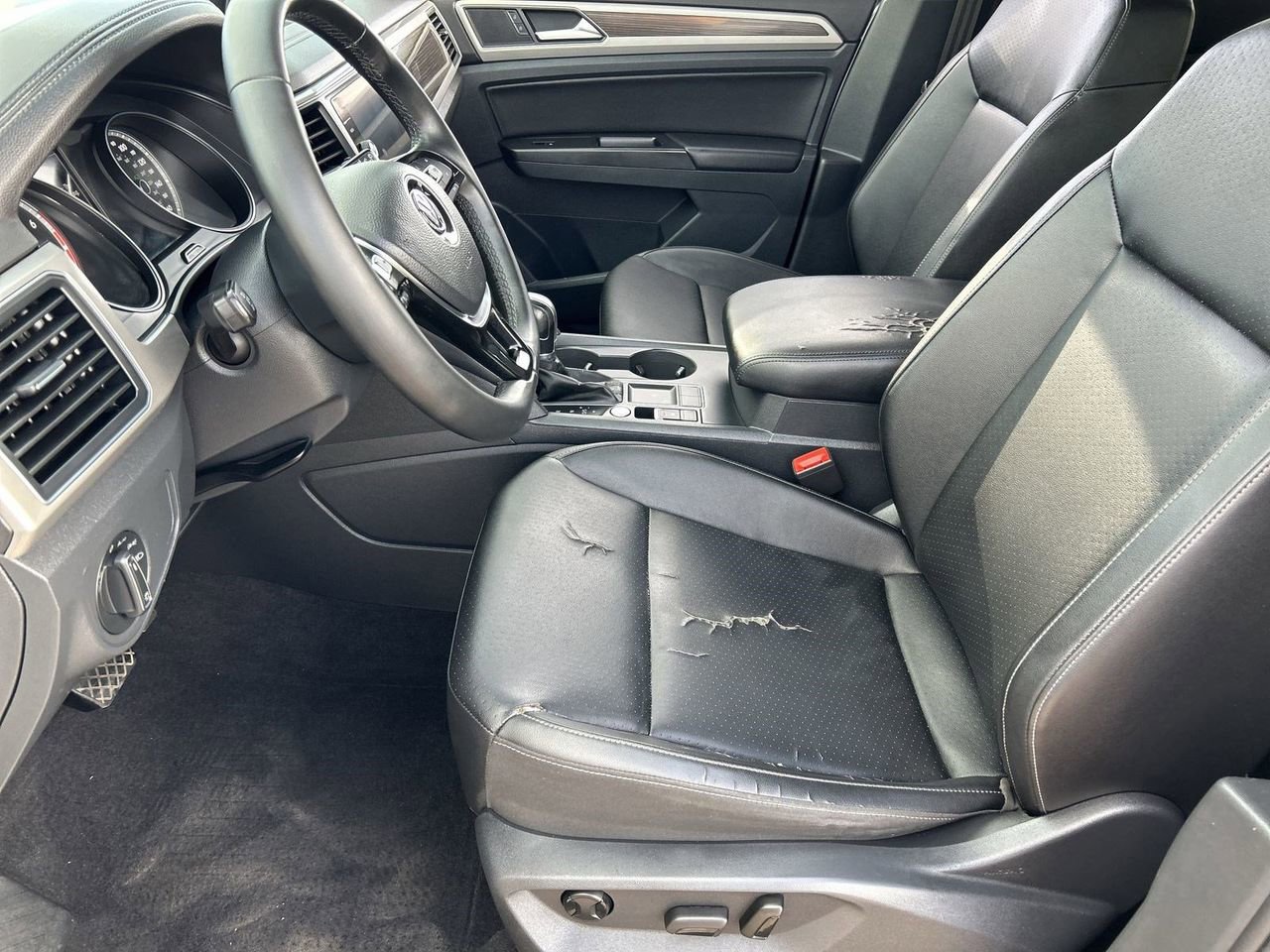 Used 2019 Volkswagen Atlas SE w/ Panoramic Sunroof Package FWD image 16