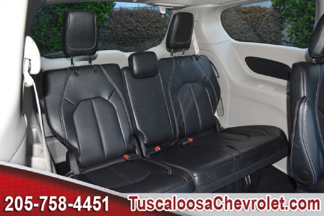 Used 2024 Chrysler Pacifica Touring-L FWD image 27