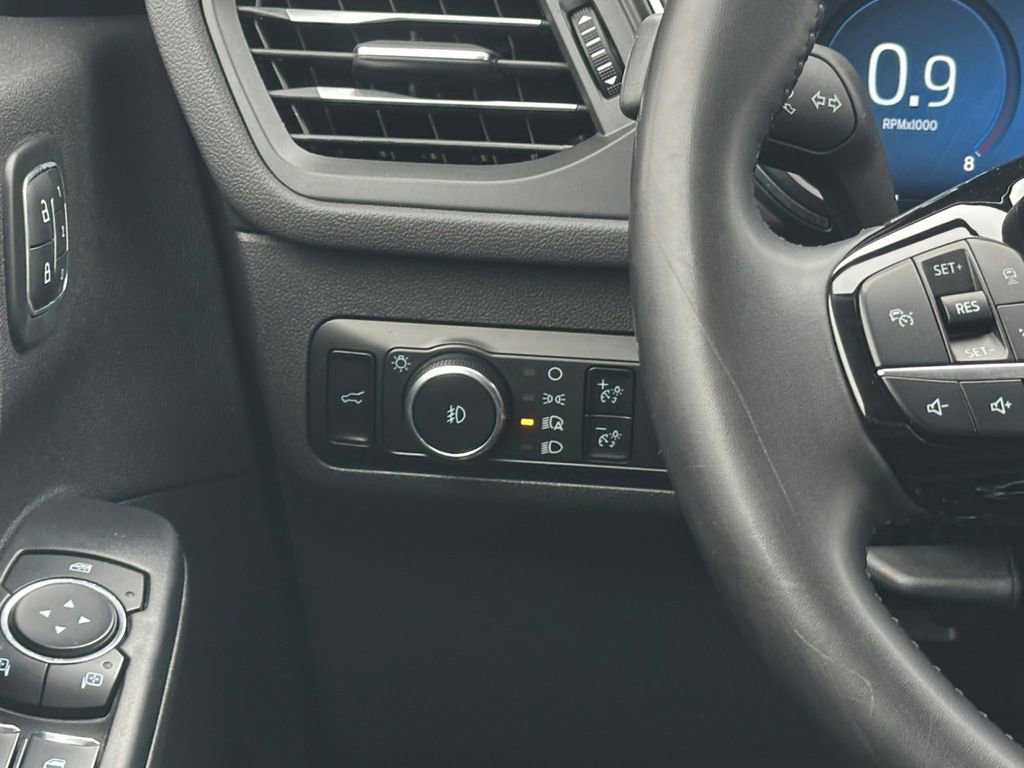Certified 2024 Ford Escape Platinum AWD/4WD image 11