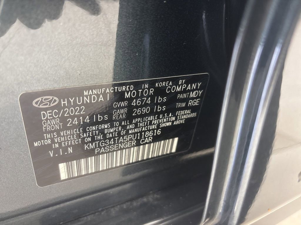 Used 2023 Genesis G70 2.0T w/ Sport Prestige Package image 10