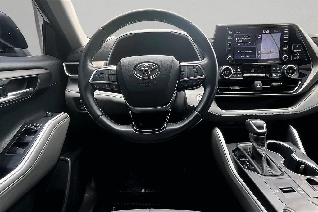 Certified 2020 Toyota Highlander XLE FWD image 11
