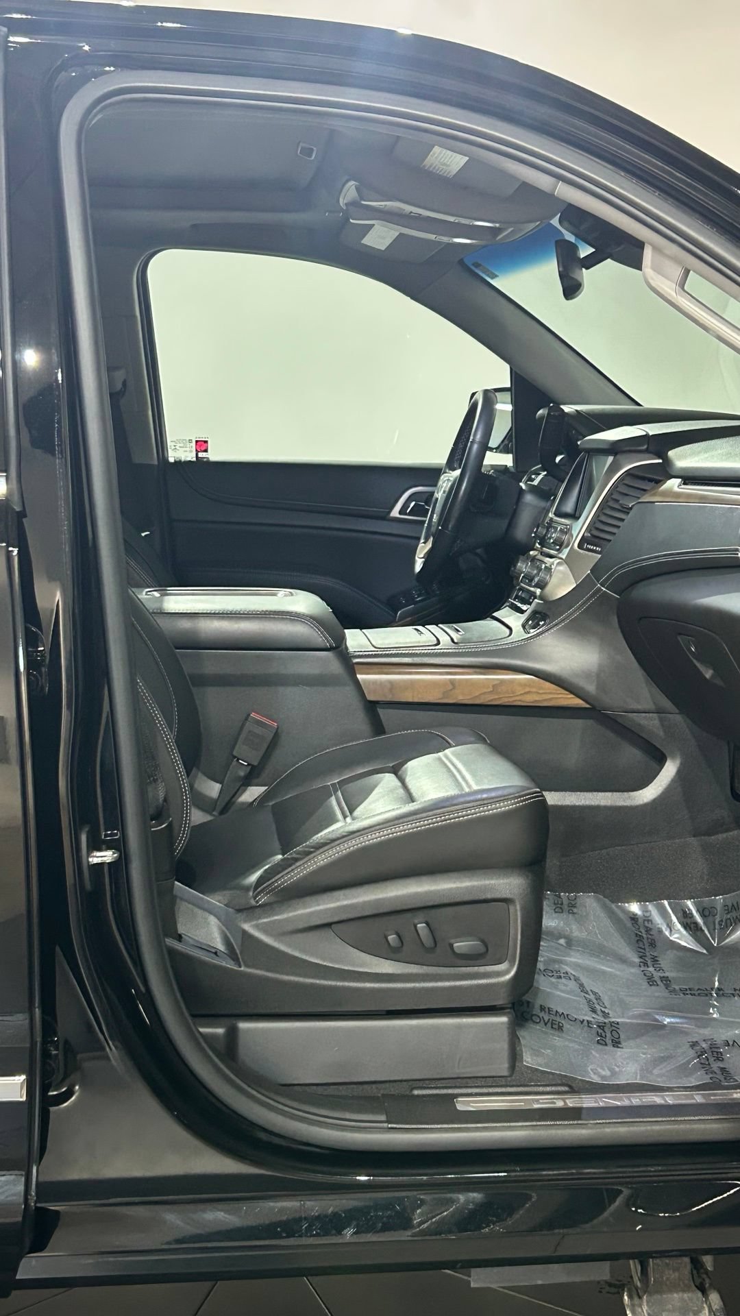 Used 2019 GMC Yukon Denali w/ Denali Ultimate Package AWD/4WD image 57