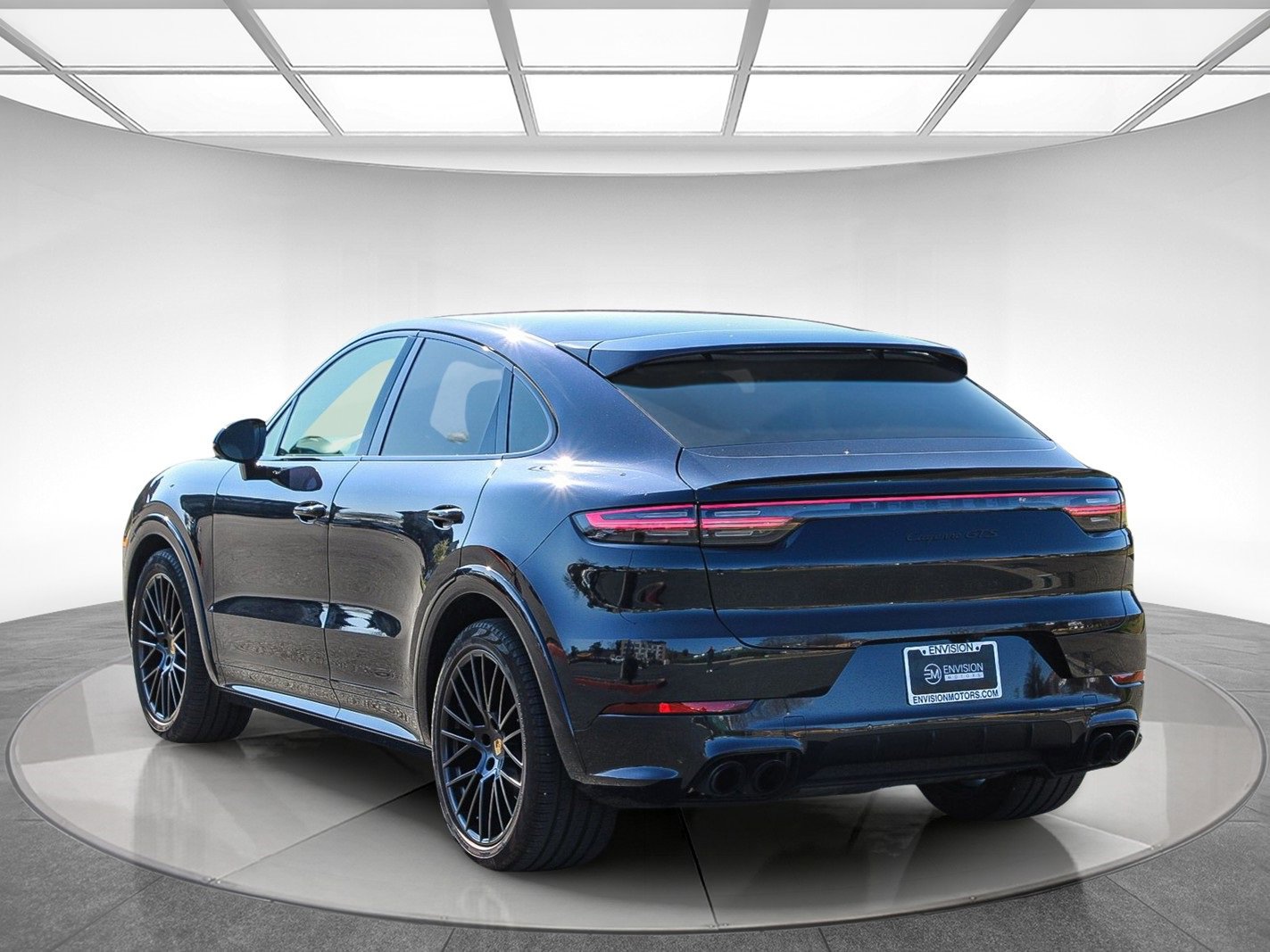 Used 2021 Porsche Cayenne GTS image 2
