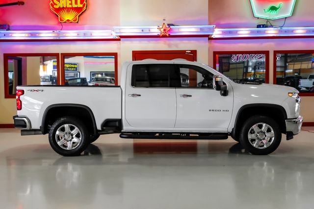 Used 2022 Chevrolet Silverado 2500 LTZ w/ LTZ Plus Package image 10