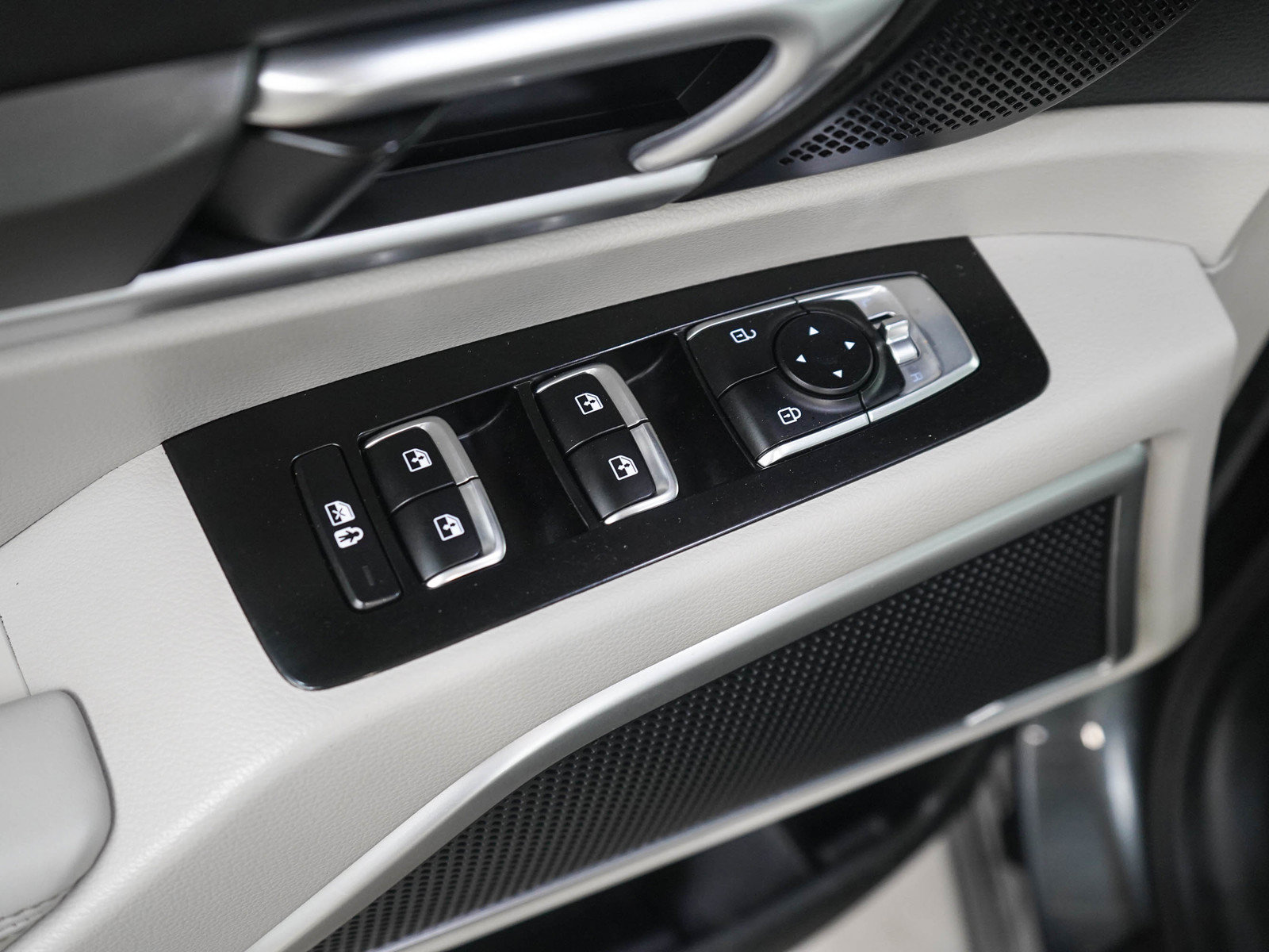 Used 2020 Kia Telluride S AWD/4WD image 19