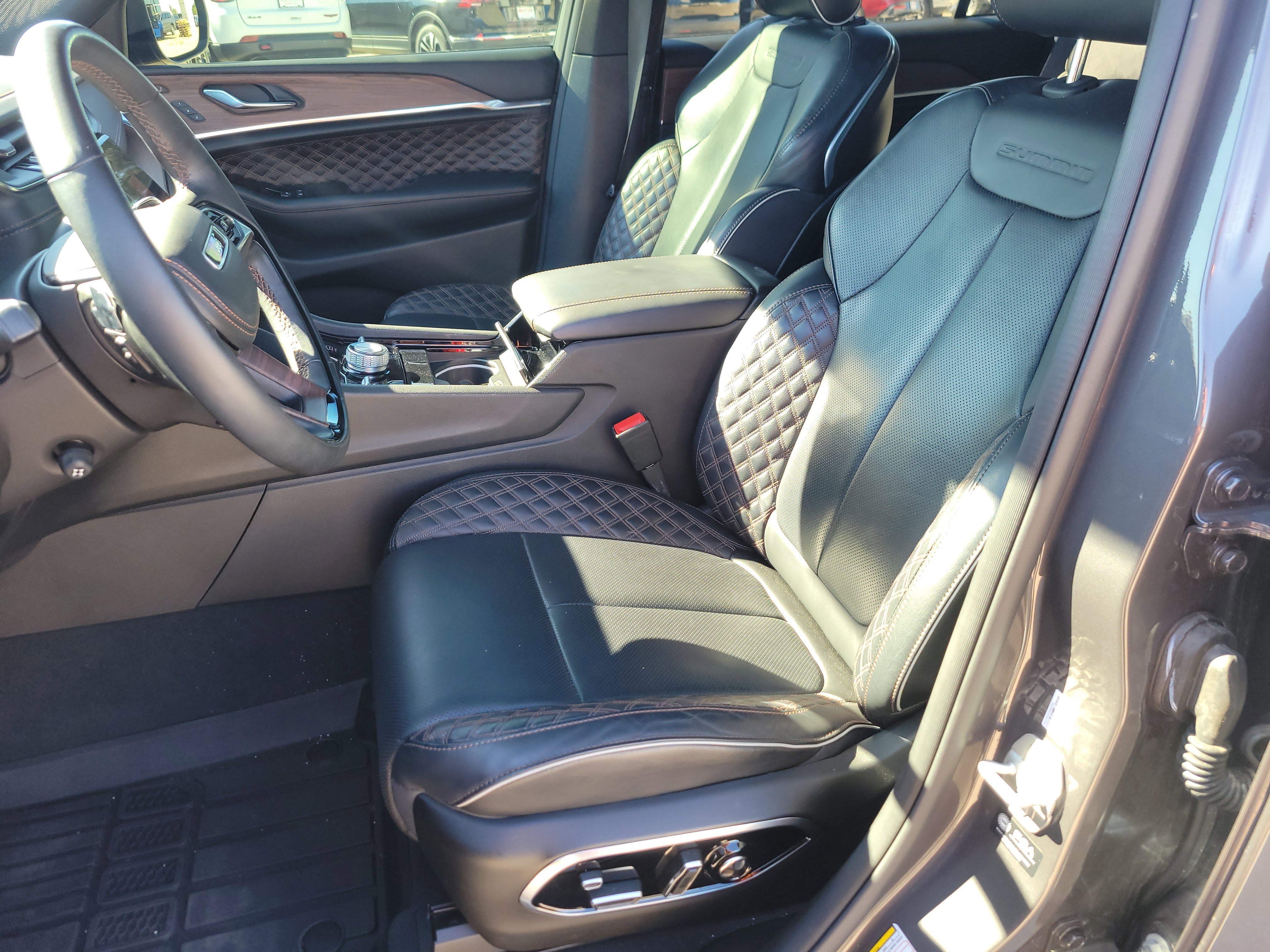 Used 2024 Jeep Grand Cherokee L Summit w/ High Altitude Package image 15