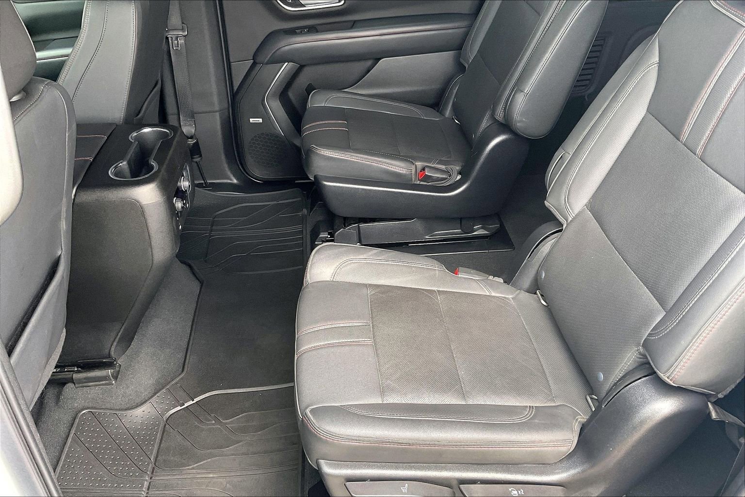 Used 2022 Chevrolet Suburban RST w/ Luxury Package image 18