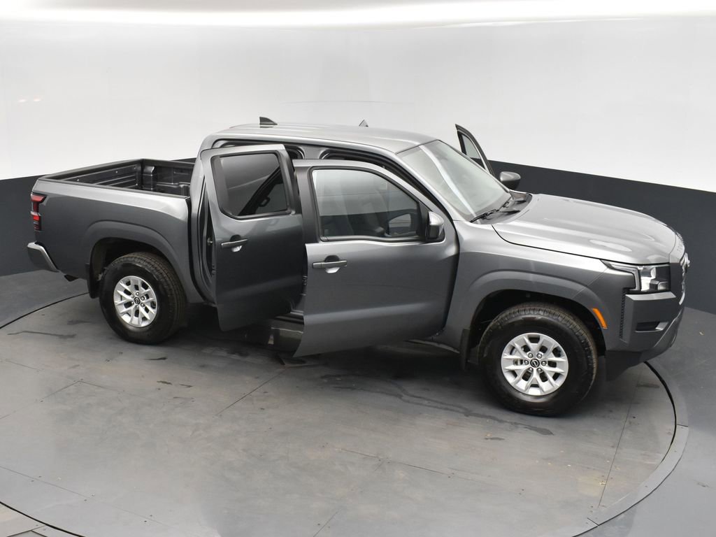 Used 2024 Nissan Frontier SV image 32