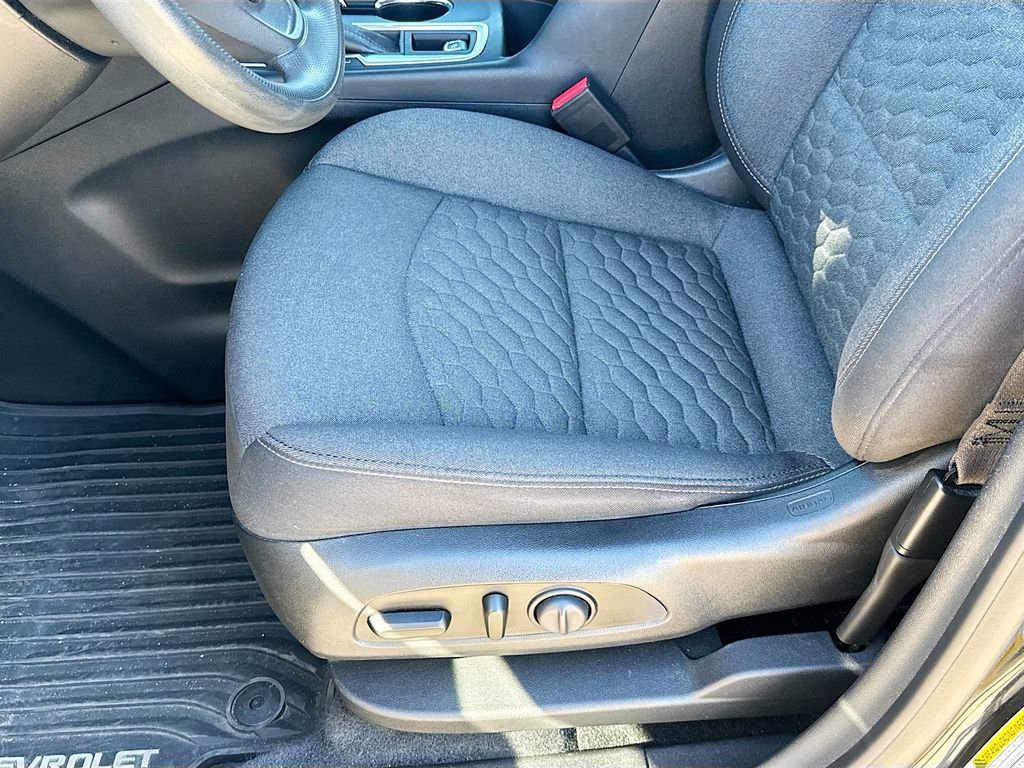 Used 2020 Chevrolet Equinox LT image 18