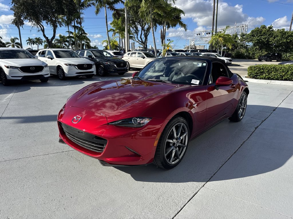 Used 2023 MAZDA MX-5 Miata Grand Touring w/ Weather Package RWD image 9