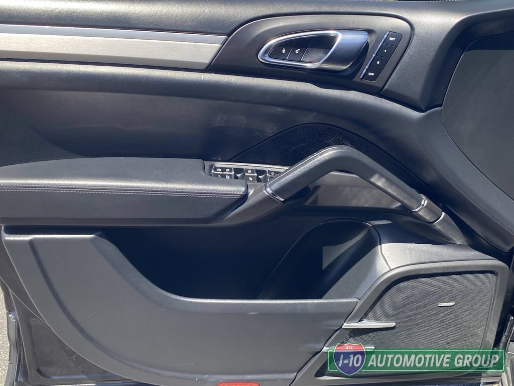 Used 2012 Porsche Cayenne Turbo AWD/4WD image 22