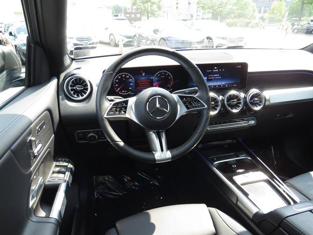 Used 2026 Mercedes-Benz GLB 250 4MATIC image 10