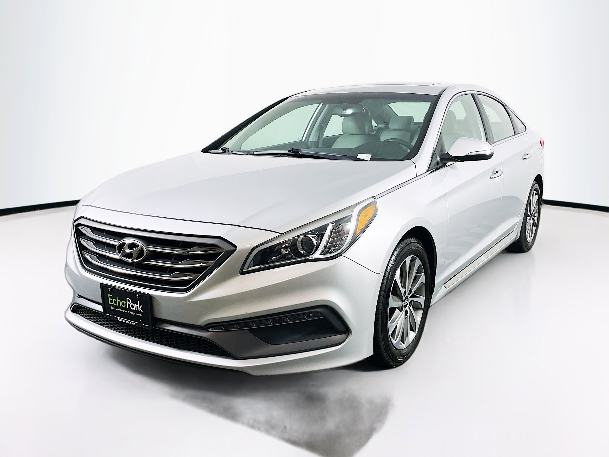 Used 2017 Hyundai Sonata Sport w/ Value Edition Package 02 image 3