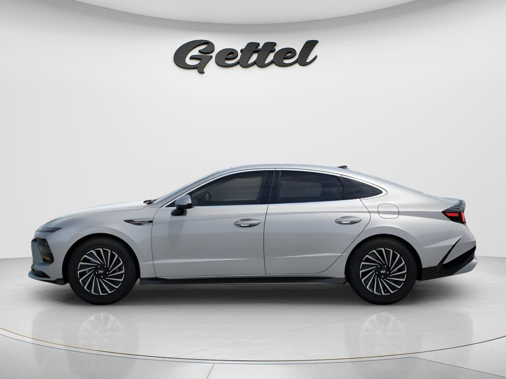 Used 2025 Hyundai Sonata Limited FWD image 3