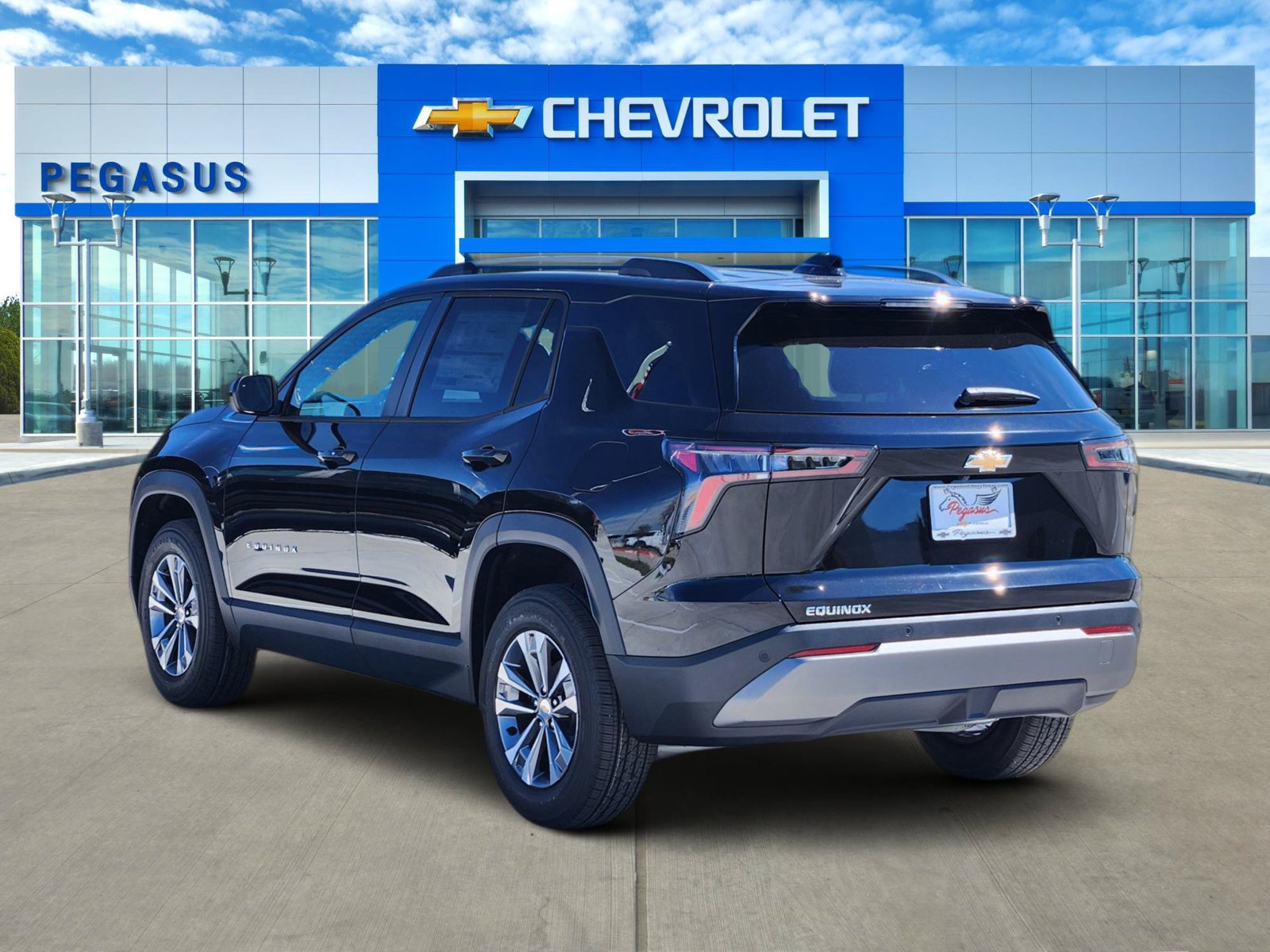 New 2027 Chevrolet Equinox LT w/ Convenience Package II FWD image 4