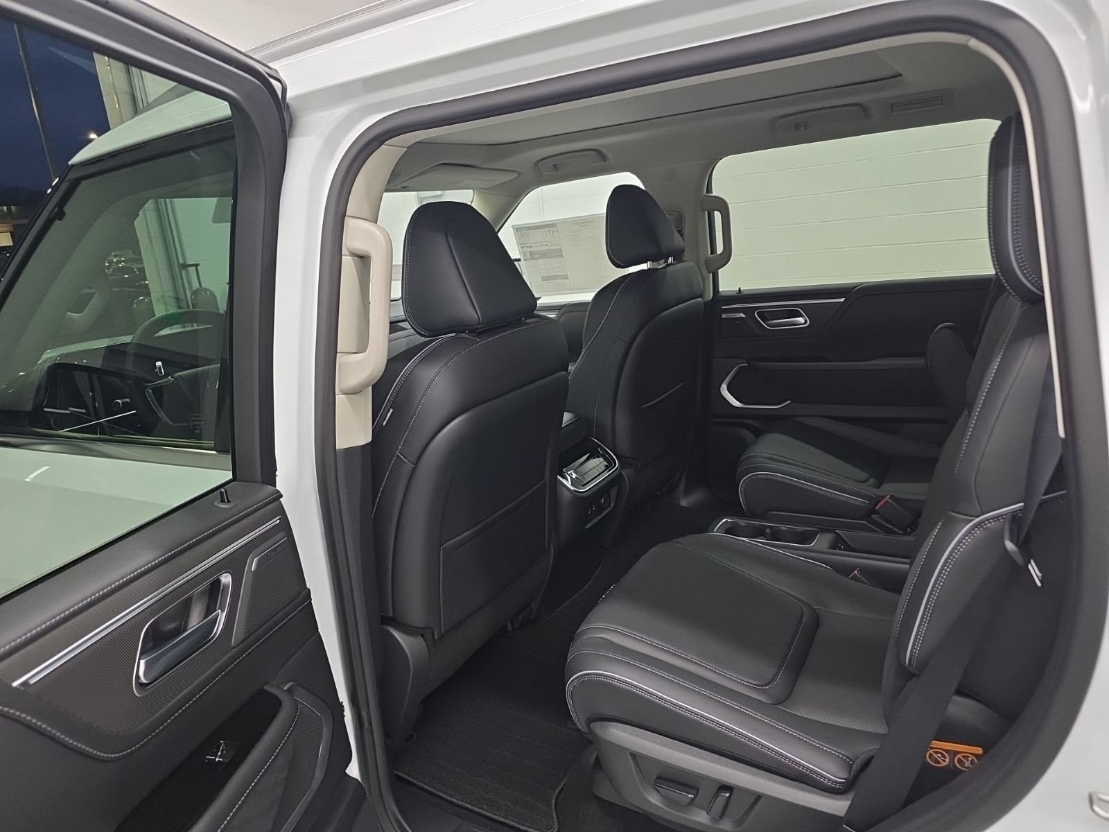 New 2026 INFINITI QX80 Luxe w/ Cargo Package AWD/4WD image 21