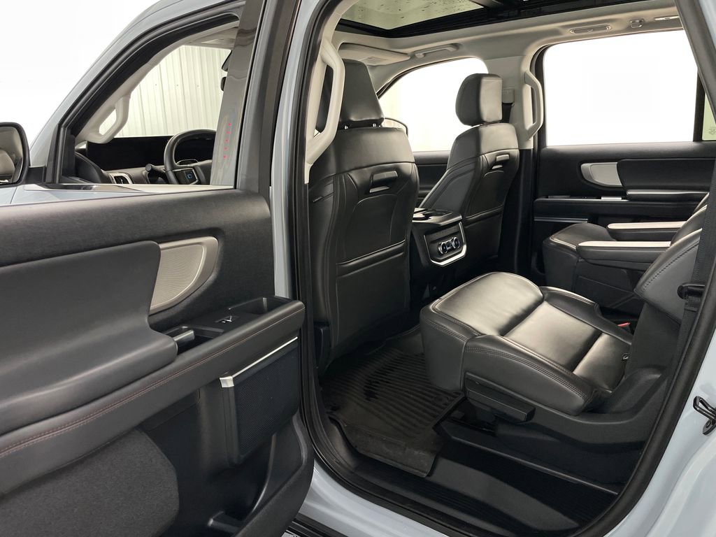 Used 2025 Ford Expedition Max Active AWD/4WD image 28