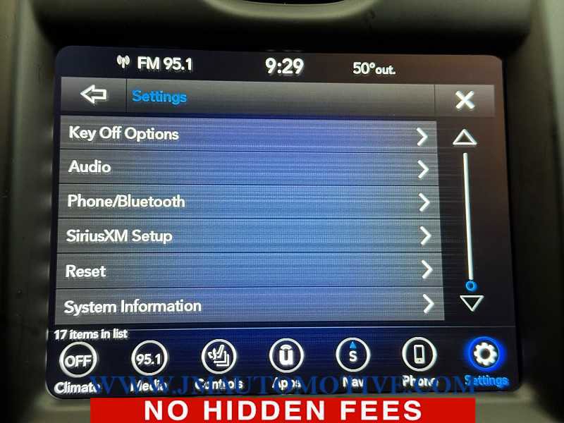 Used 2022 Chrysler 300 S image 32