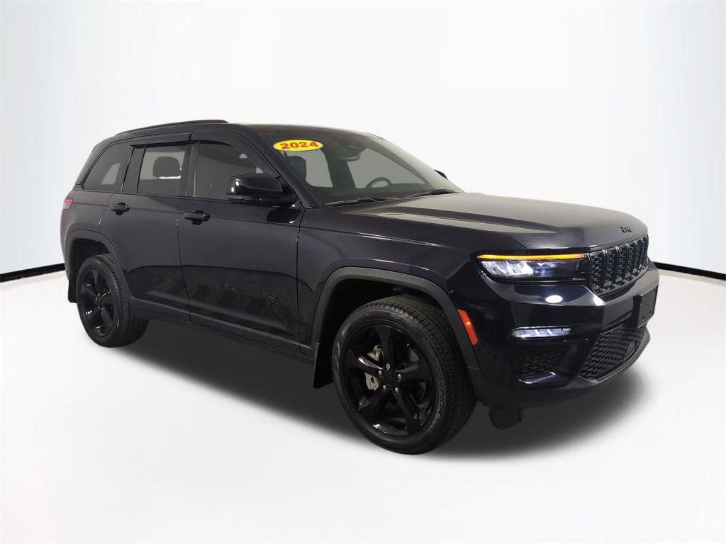 Used 2024 Jeep Grand Cherokee Limited w/ Black Appearance Package RWD image 2