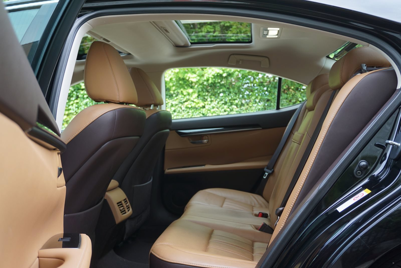 Used 2016 Lexus ES 350 w/ Luxury Package w/Wood Trim FWD image 5