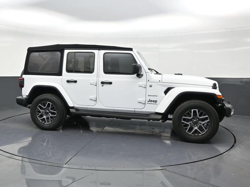 Used 2024 Jeep Wrangler Sahara image 6